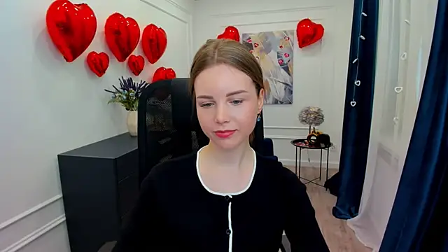 MileyWings online show from February 7, 11:40 am