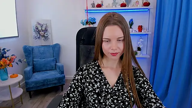 MileyWings online show from October 25, 11:53 am