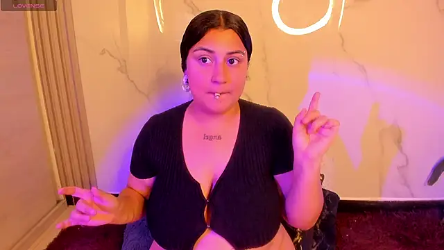 dayan silva  online show from May 2, 4:07 am