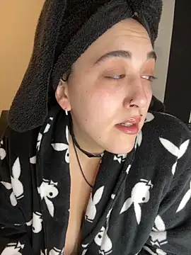 ThicBunz online show from November 30, 6:09 pm