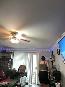 ThicBunz online show from April 13, 1:59 pm