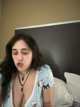 ThicBunz online show from April 4, 5:58 am