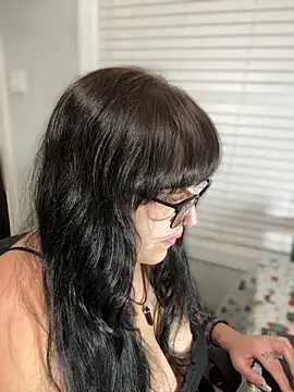 ThicBunz online show from October 30, 4:15 pm