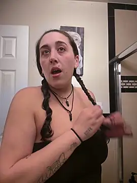 ThicBunz online show from February 14, 9:59 pm