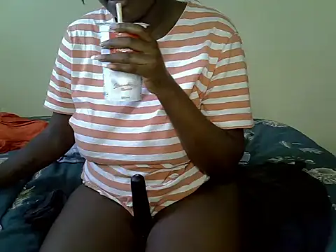 Snapshot of Sexiebony12 chatting on October 15, 7:16 am Sexiebony12 online show from October 15, 7:16 am