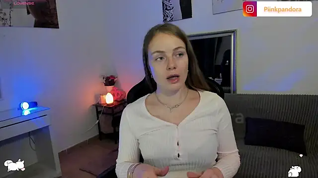 Piinkpandora online show from March 21, 8:35 pm