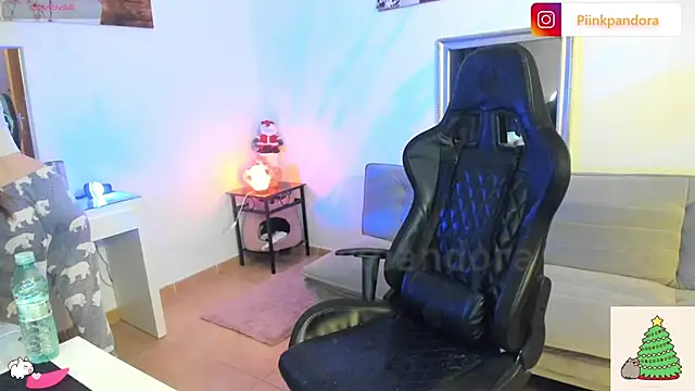 Piinkpandora online show from December 15, 1:50 pm