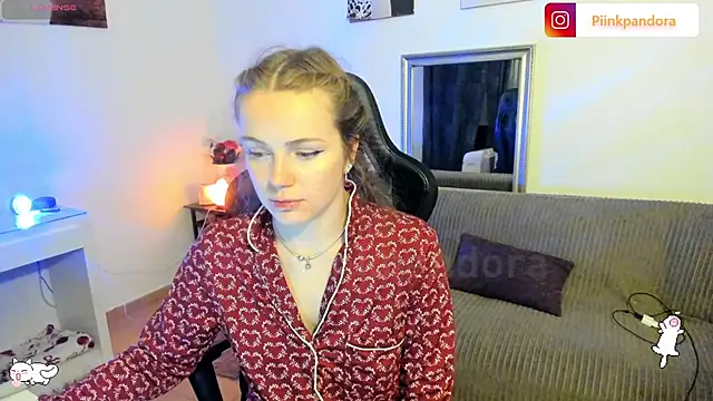 Piinkpandora online show from March 12, 7:18 pm