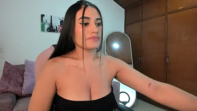 Snapshot of Alheli_16 chatting on May 2, 12:43 pm Alheli 16 online show from May 2, 12:43 pm