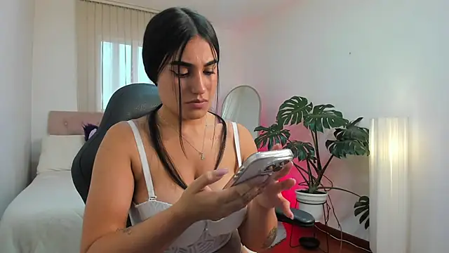 Snapshot of Alheli_16 chatting on October 1, 7:51 pm Alheli 16 online show from October 1, 7:51 pm