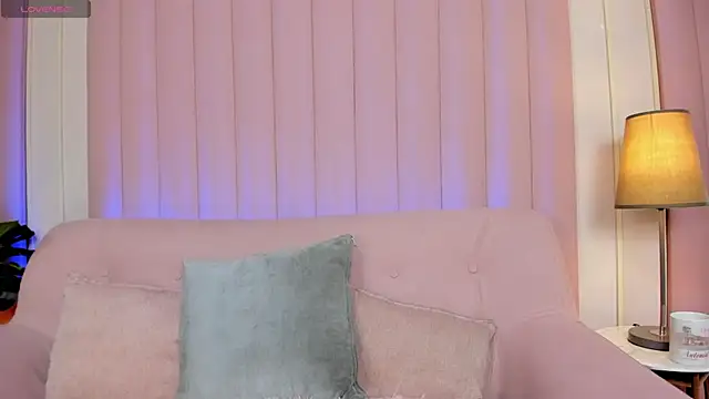 janecullen online show from December 5, 3:38 am