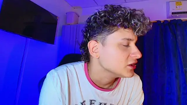 Nathan Bluee online show from April 24, 4:09 pm