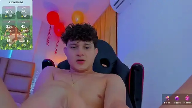 Snapshot of Nathan_Bluee chatting on March 22, 4:15 pm Nathan Bluee online show from March 22, 4:15 pm