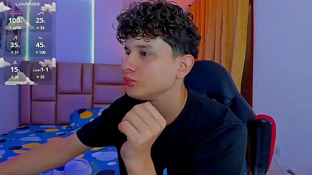 Snapshot of Nathan_Bluee chatting on March 7, 1:51 pm Nathan Bluee online show from March 7, 1:51 pm