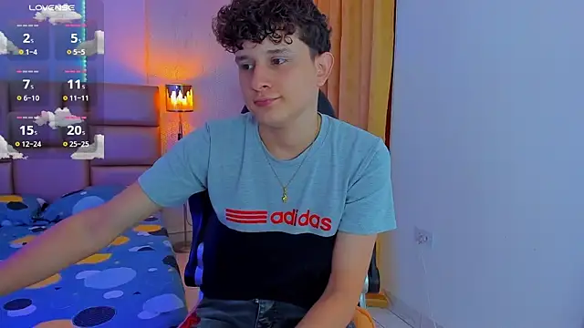 Snapshot of Nathan_Bluee chatting on March 14, 2:08 pm Nathan Bluee online show from March 14, 2:08 pm