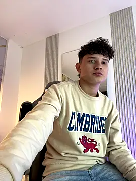 Snapshot of Nathan_Bluee chatting on October 6, 11:33 am Nathan Bluee online show from October 6, 11:33 am