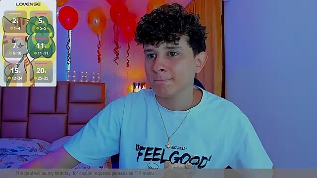 Snapshot of Nathan_Bluee chatting on March 19, 1:29 pm Nathan Bluee online show from March 19, 1:29 pm