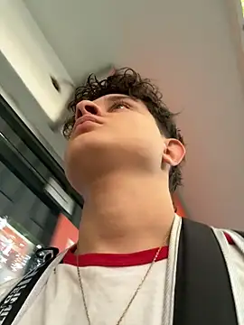 Snapshot of Nathan_Bluee chatting on September 17, 11:23 am Nathan Bluee online show from September 17, 11:23 am