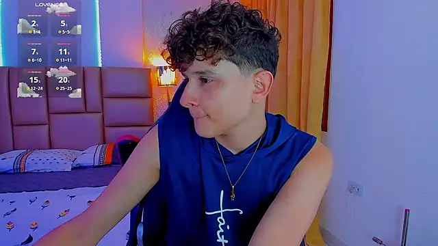 Snapshot of Nathan_Bluee chatting on February 20, 5:20 pm Nathan Bluee online show from February 20, 5:20 pm