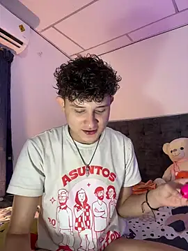 Snapshot of Nathan_Bluee chatting on October 29, 3:00 pm Nathan Bluee online show from October 29, 3:00 pm