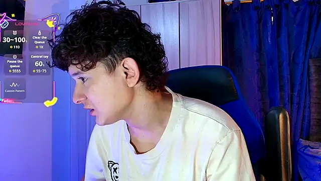 Nathan Bluee online show from December 15, 4:02 pm