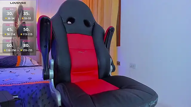 Snapshot of Nathan_Bluee chatting on February 10, 3:53 pm Nathan Bluee online show from February 10, 3:53 pm