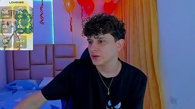 Snapshot of Nathan_Bluee chatting on March 20, 4:42 pm Nathan Bluee online show from March 20, 4:42 pm