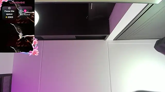 Snapshot of Samanthamillher10 chatting on November 2, 11:37 am Samanthamillher10 online show from November 2, 11:37 am