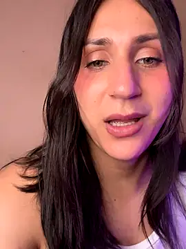 Snapshot of Ary_art chatting on December 17, 8:14 pm Ary art online show from December 17, 8:14 pm