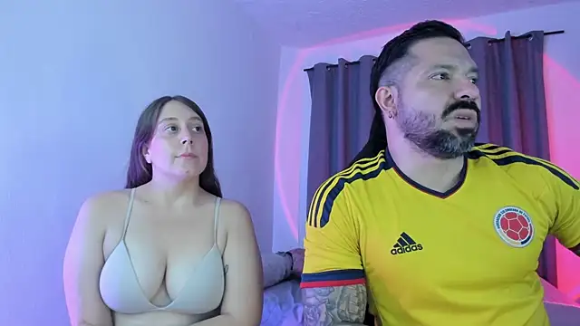 FreeLoveCouple online show from June 18, 3:16 am
