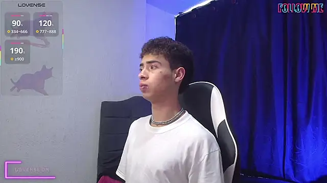 Snapshot of sexybat_twink chatting on October 4, 1:12 pm sexybat twink online show from October 4, 1:12 pm