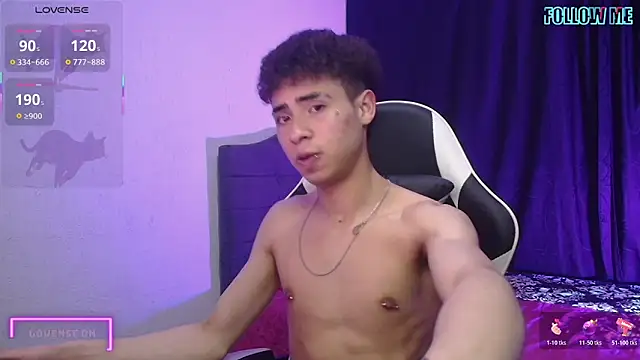 Snapshot of sexybat_twink chatting on November 6, 2:37 am sexybat twink online show from November 6, 2:37 am