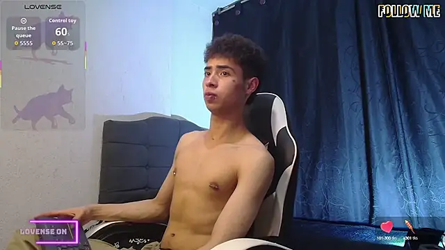 Snapshot of sexybat_twink chatting on October 2, 11:52 pm sexybat twink online show from October 2, 11:52 pm
