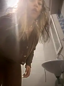 Snapshot of Khalyk_G chatting on November 9, 12:47 am Khalyk G online show from November 9, 12:47 am