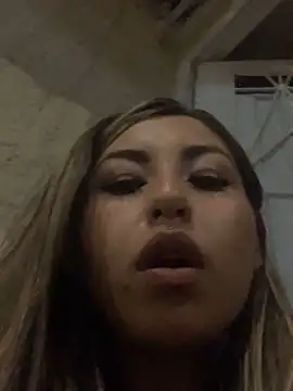 Snapshot of Khalyk_G chatting on December 7, 4:37 am Khalyk G online show from December 7, 4:37 am