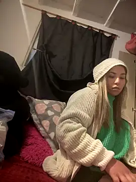 Snapshot of Khalyk_G chatting on November 27, 5:19 am Khalyk G online show from November 27, 5:19 am