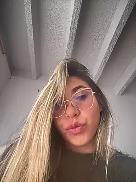 Snapshot of Khalyk_G chatting on November 9, 12:53 pm Khalyk G online show from November 9, 12:53 pm