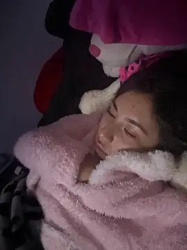 Snapshot of Khalyk_G chatting on December 14, 8:31 am Khalyk G online show from December 14, 8:31 am