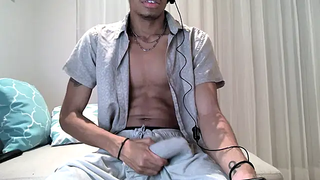 Skinnyblackman online show from February 5, 3:24 am