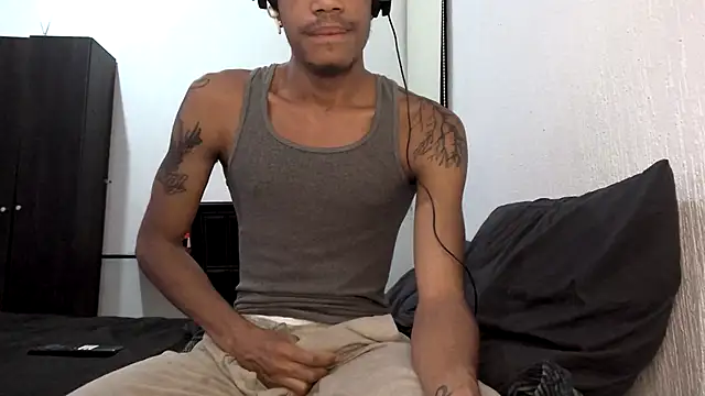 Skinnyblackman online show from March 10, 4:49 am