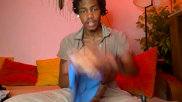 Skinnyblackman online show from March 5, 6:10 am