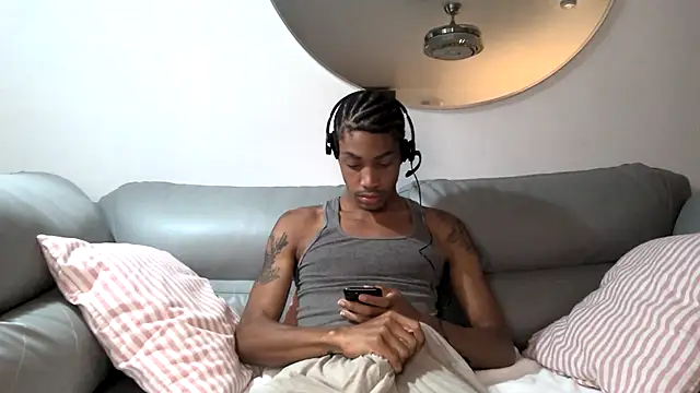 Skinnyblackman online show from October 5, 2:24 am