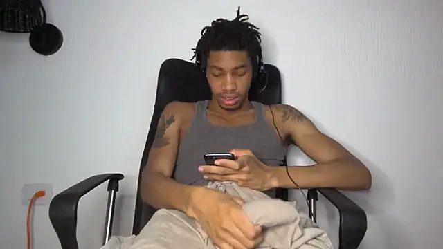 Skinnyblackman online show from June 16, 3:28 am