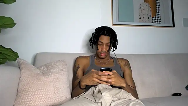 Skinnyblackman online show from December 2, 5:42 am