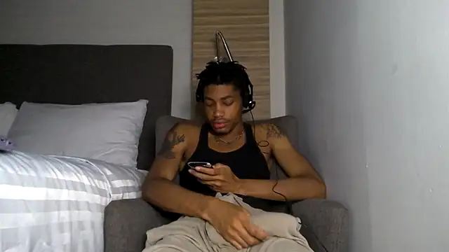 Skinnyblackman online show from May 6, 5:22 am