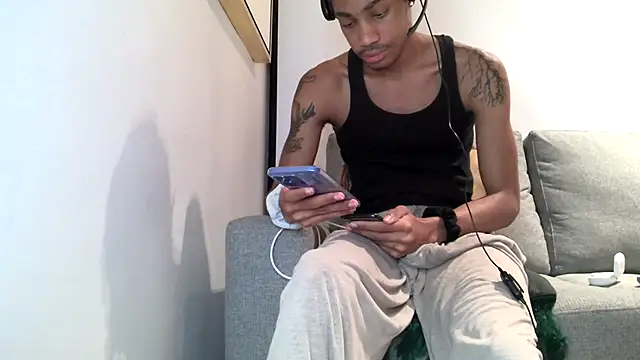 Skinnyblackman online show from March 25, 4:12 am