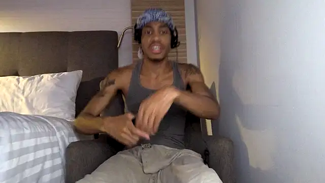 Skinnyblackman online show from April 27, 11:58 pm