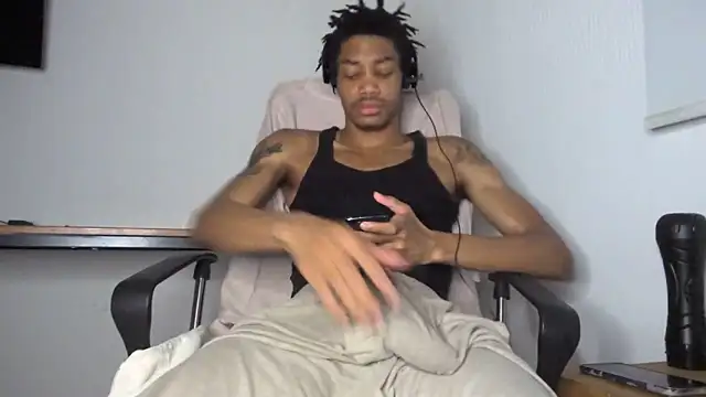 Skinnyblackman online show from June 7, 2:50 am