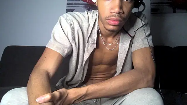 Skinnyblackman online show from January 10, 3:46 am