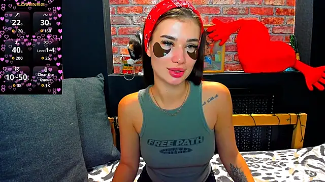 UrJoyy online show from December 5, 2:32 am